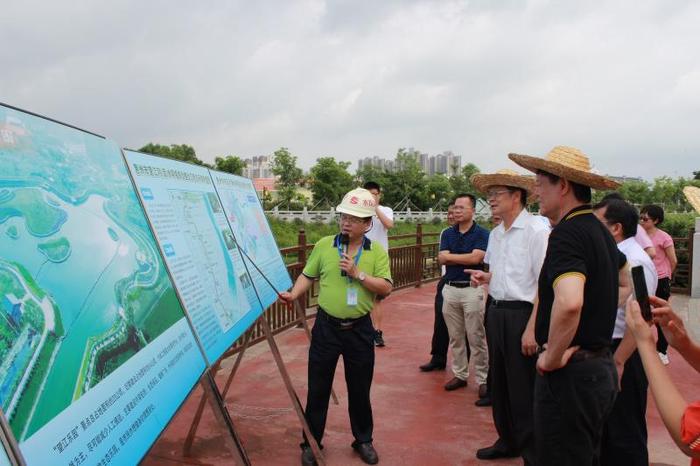 市水务局总工程师曾国良,市水务集团副总经理陈奇,我司总经